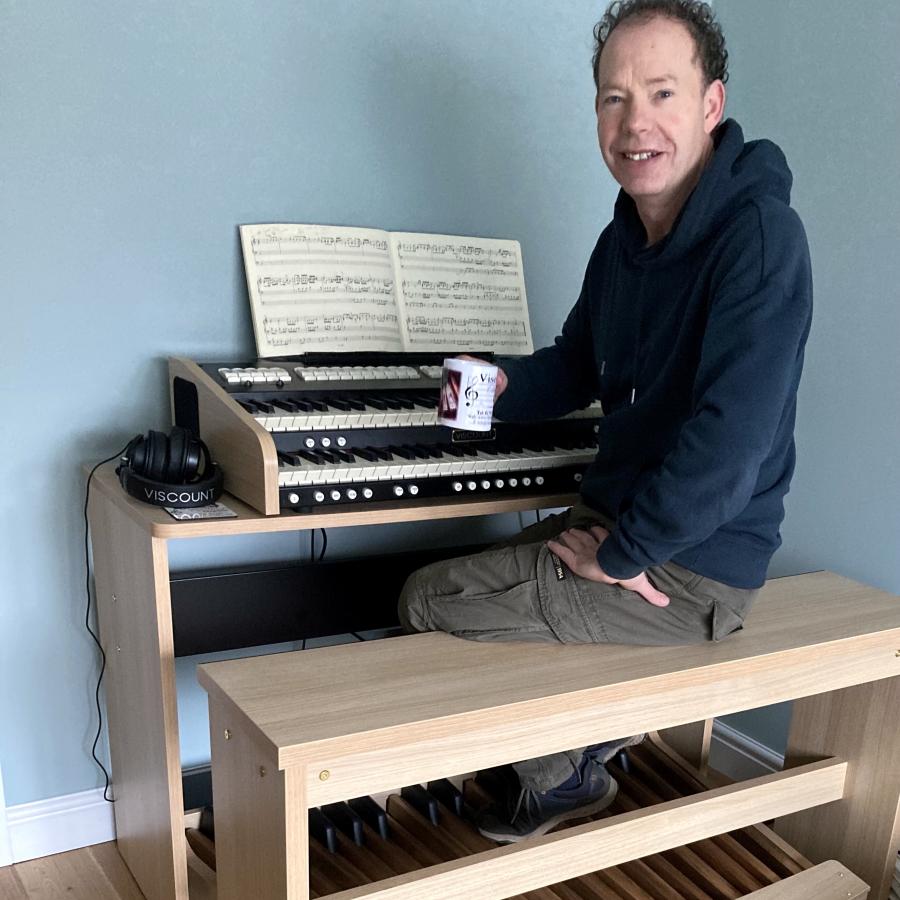 Placement of the New Cantorum Duo at  a private residence