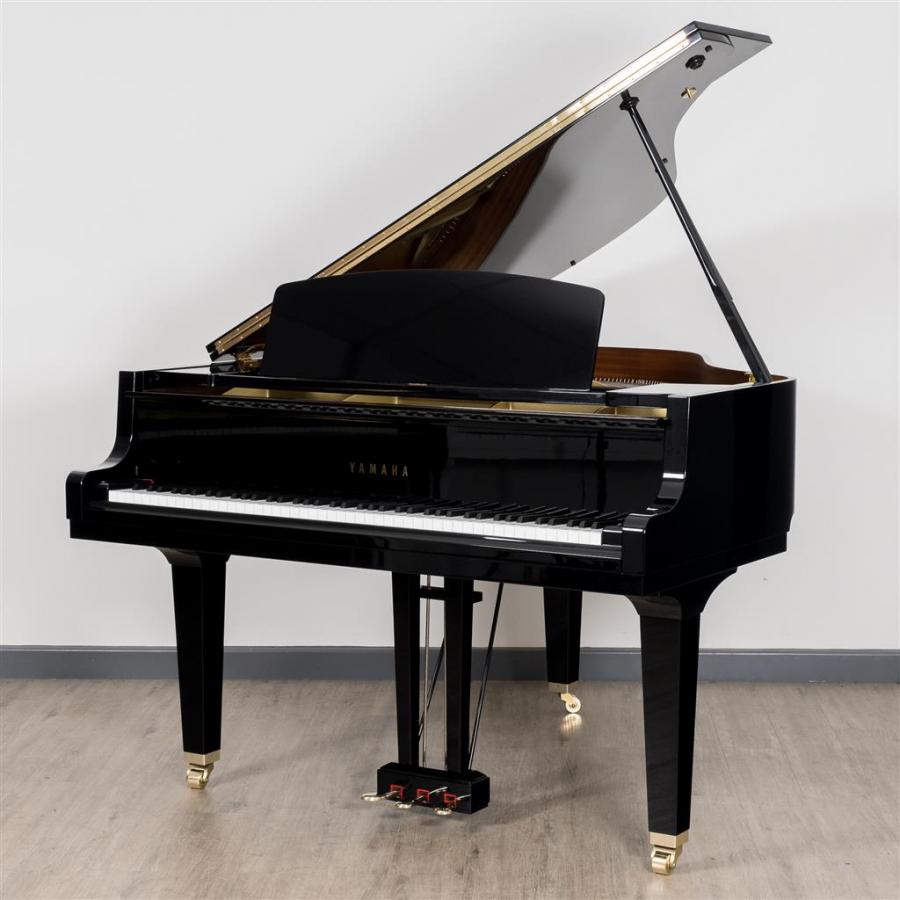 YAMAHA GH1 GRAND PIANO